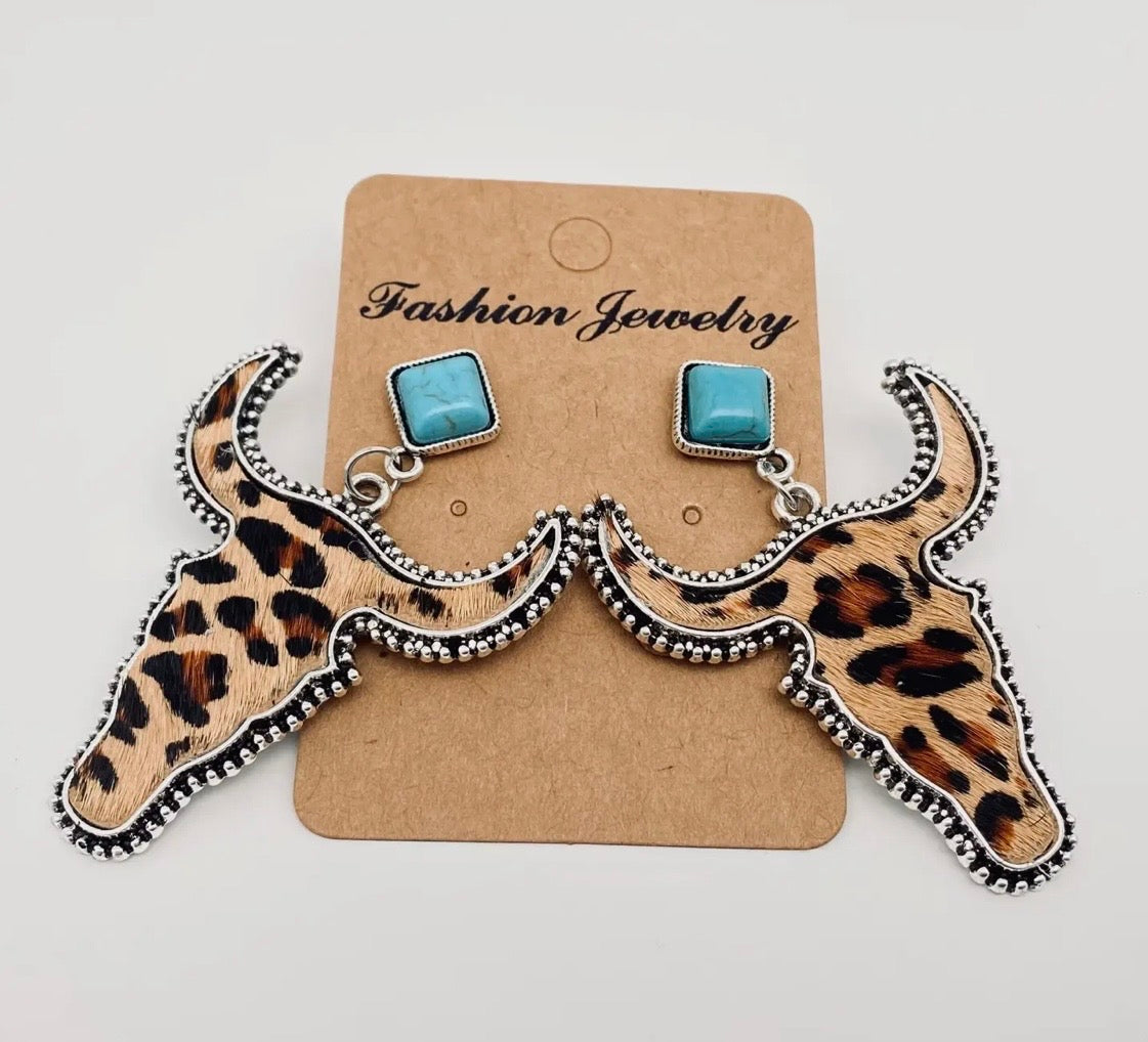 Western Style Cowhide Cowhead Shape Stud Earrings - Wj