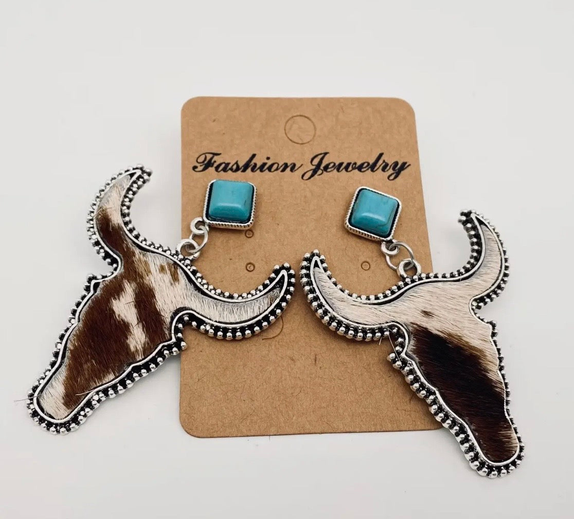 Western Style Cowhide Cowhead Shape Stud Earrings - Wj